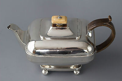 A Very Rare York Silver Teapot. Barber & Whitwell, York 1815